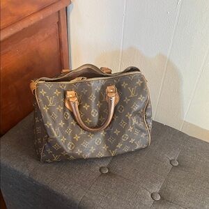 Vintage Louis Vuitton Monogram speedy 30